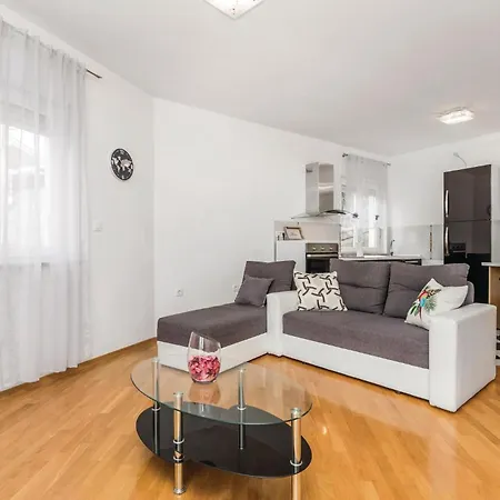 Stunning In With House Sea View Appartement