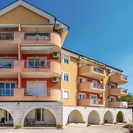 Appartement Stunning In With House Sea View